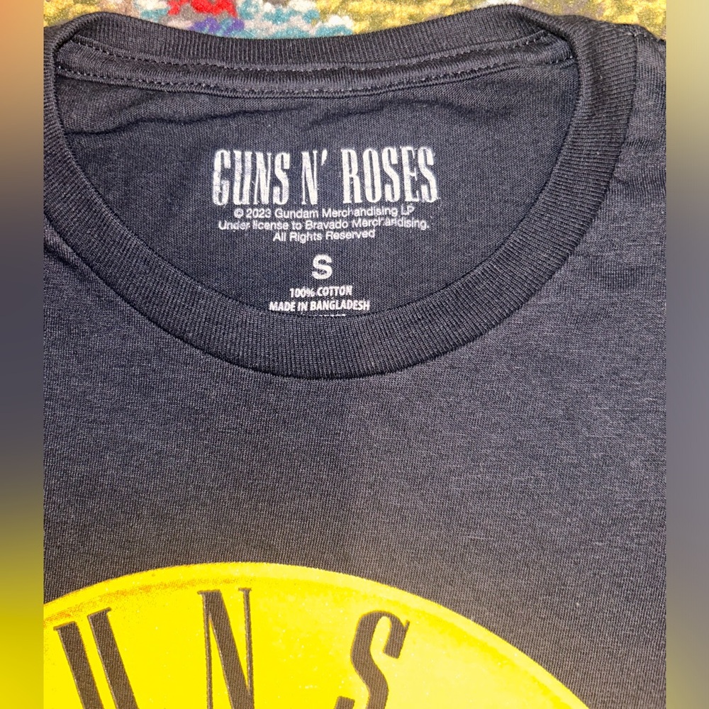 Guns & Roses Tee - Picture 3 of 3